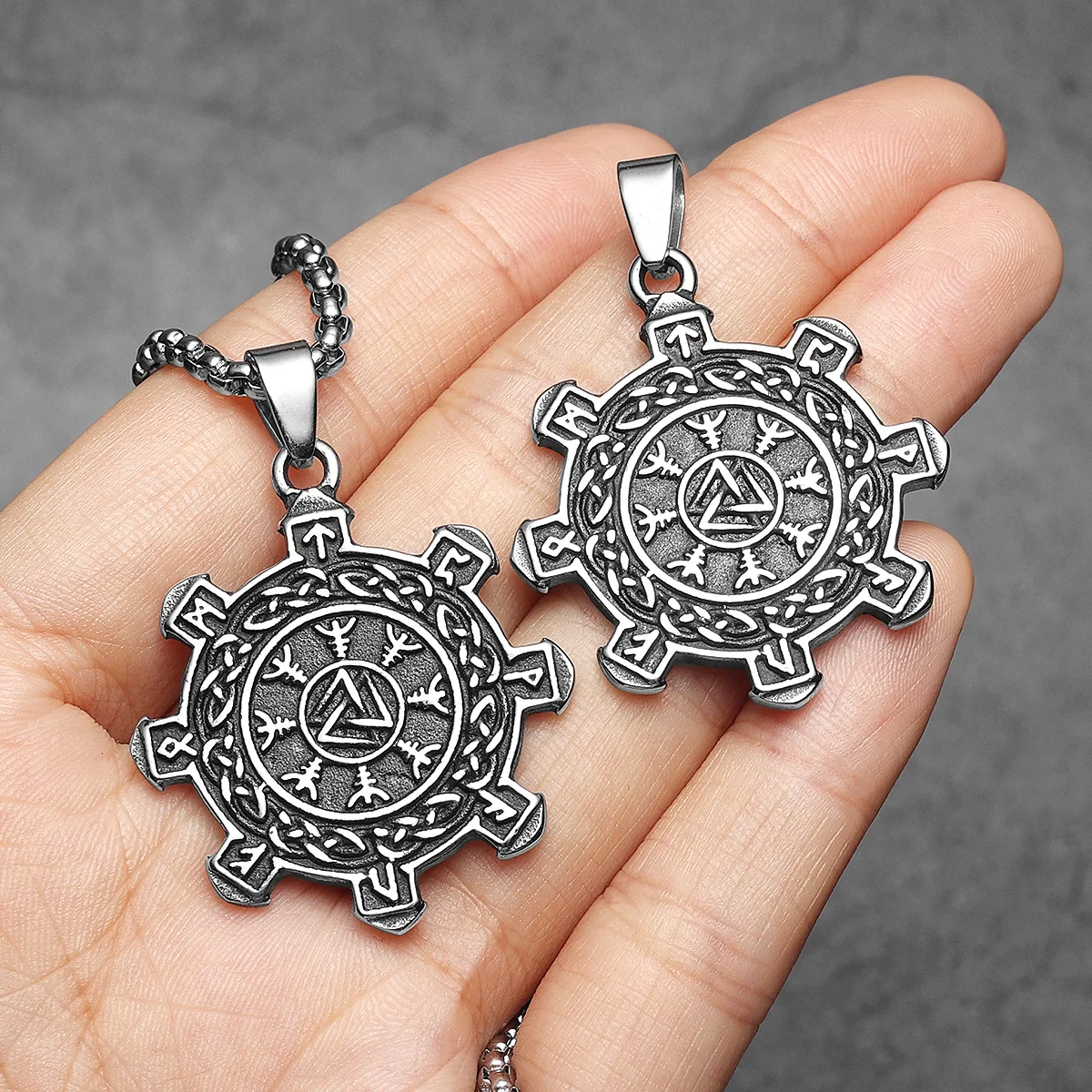 Odin’s Triangle Celtic Knot Pendant – Sculpt Rings™ | 316L Stainless Steel Viking Necklace