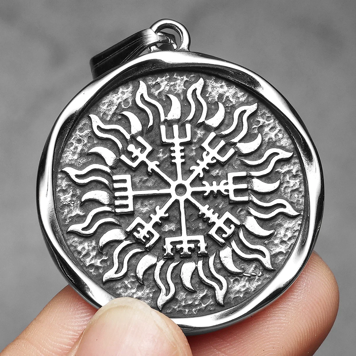 Viking Flame Compass Pendant – Sculpt Rings™ | 316L Stainless Steel Norse Necklace
