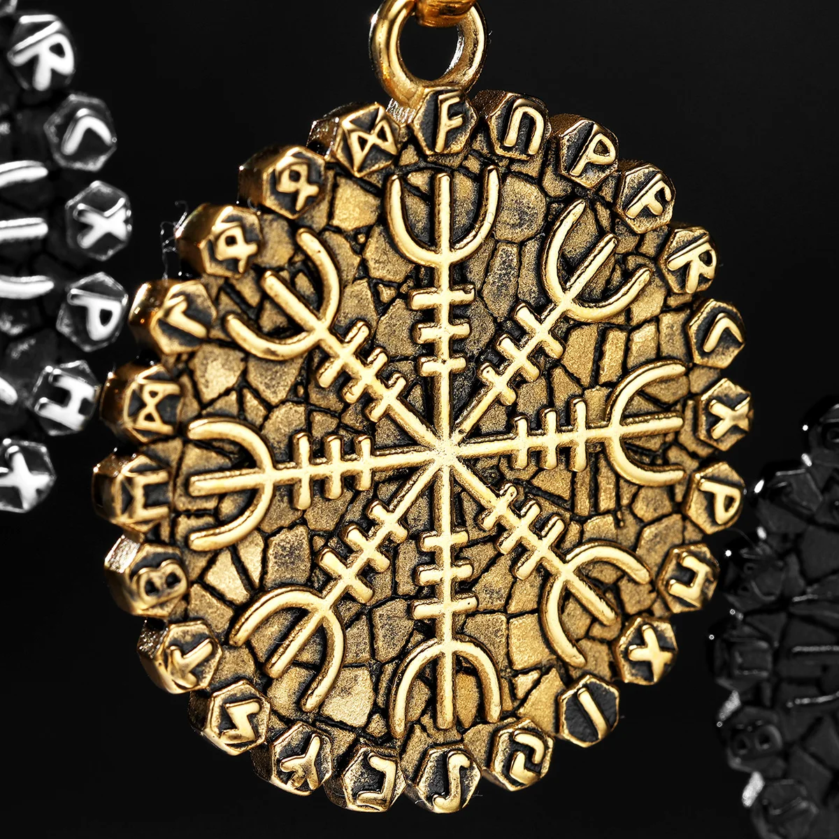 Sculpt Rings™ Viking Compass Pendant | Nordic Stainless Steel Amulet