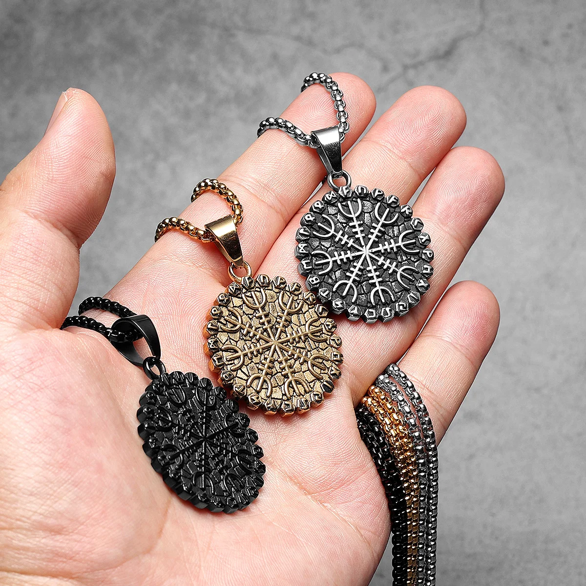 Sculpt Rings™ Viking Compass Pendant | Nordic Stainless Steel Amulet