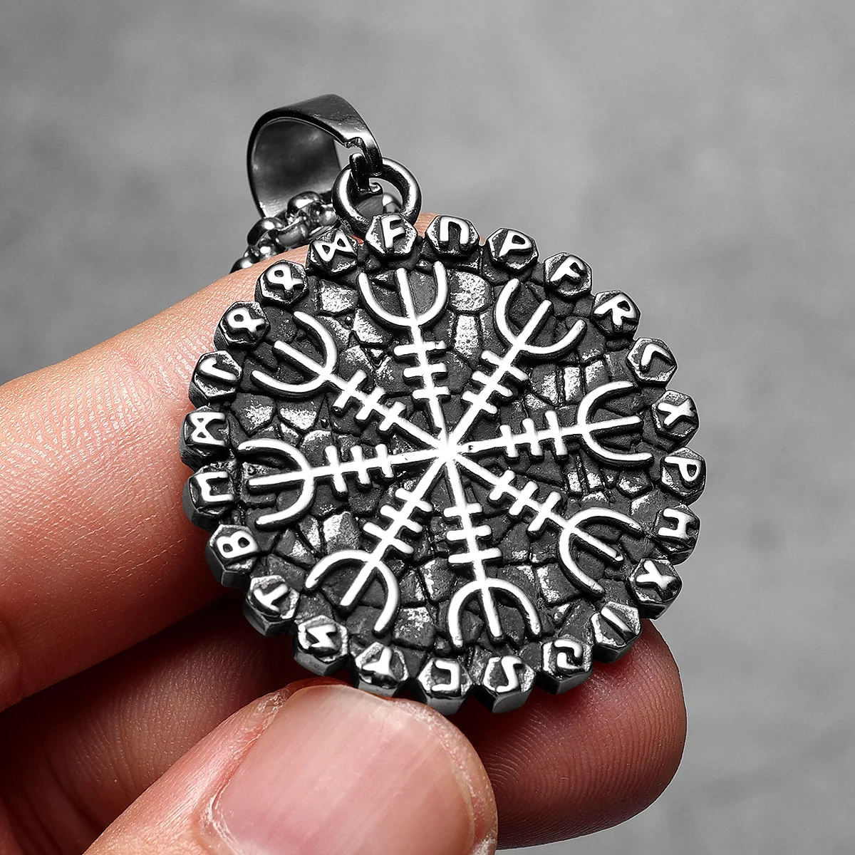 Sculpt Rings™ Viking Compass Pendant | Nordic Stainless Steel Amulet