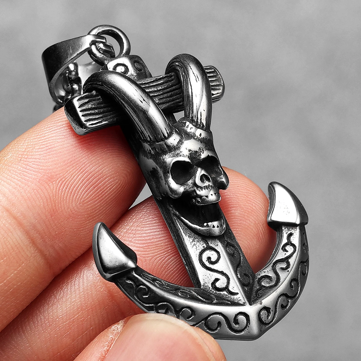 Sculpt Rings™ Gothic Anchor Pendant with Horned Skull Design